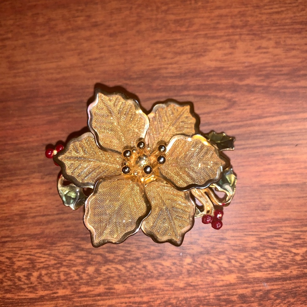 Vintage KC Kenneth Cole Brooch Gold Tone Mesh Poinsettia With Holly Berries.